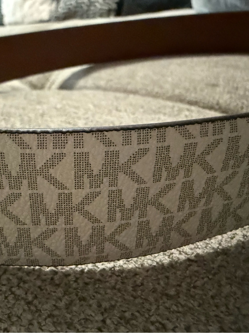 Michael Kors White Signature Leather Belt with Gold-Tone Oval Buckle 42 in - Picture 3 of 7